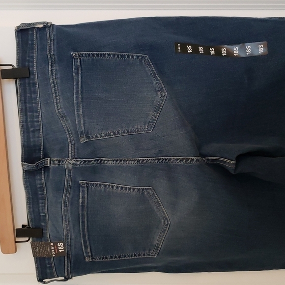 Torrid Sky High Skinny Stretch Jean Medium Wash - Size 18 Short - Picture 3 of 8